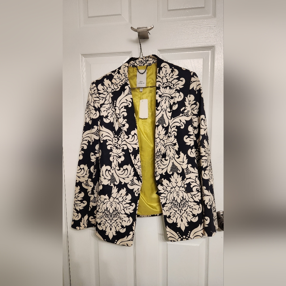 Robert Rodriguez Black and Cream Floral Blazer